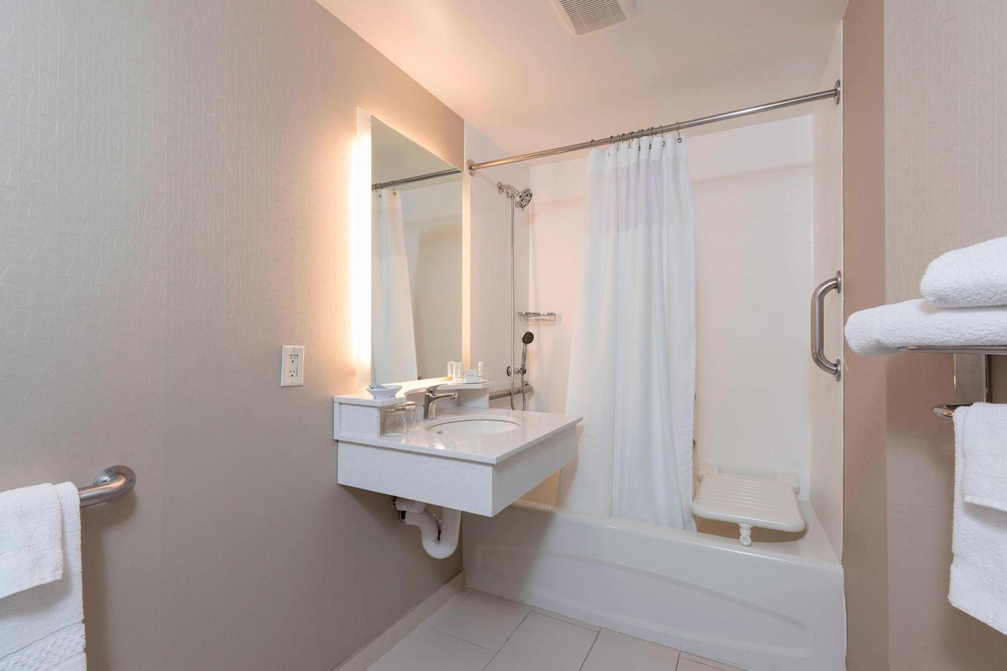 Springhill Suites Grand Rapids North Dış mekan fotoğraf