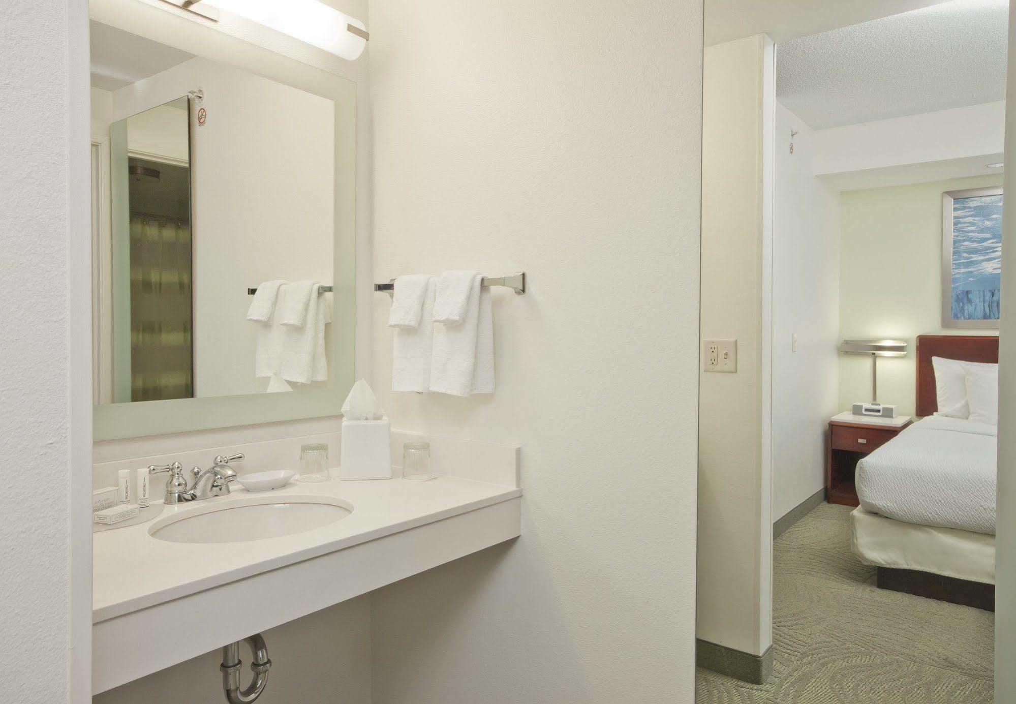 Springhill Suites Grand Rapids North Dış mekan fotoğraf